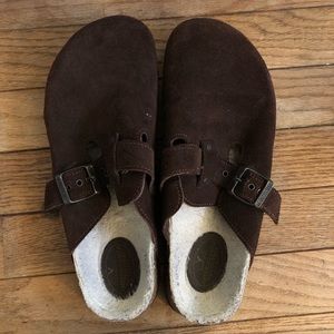 AEO Birkenstock Boston clog style shoes